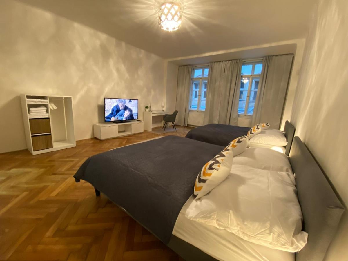 פראג Spacious Apartment On Wenceslas Square מראה חיצוני תמונה